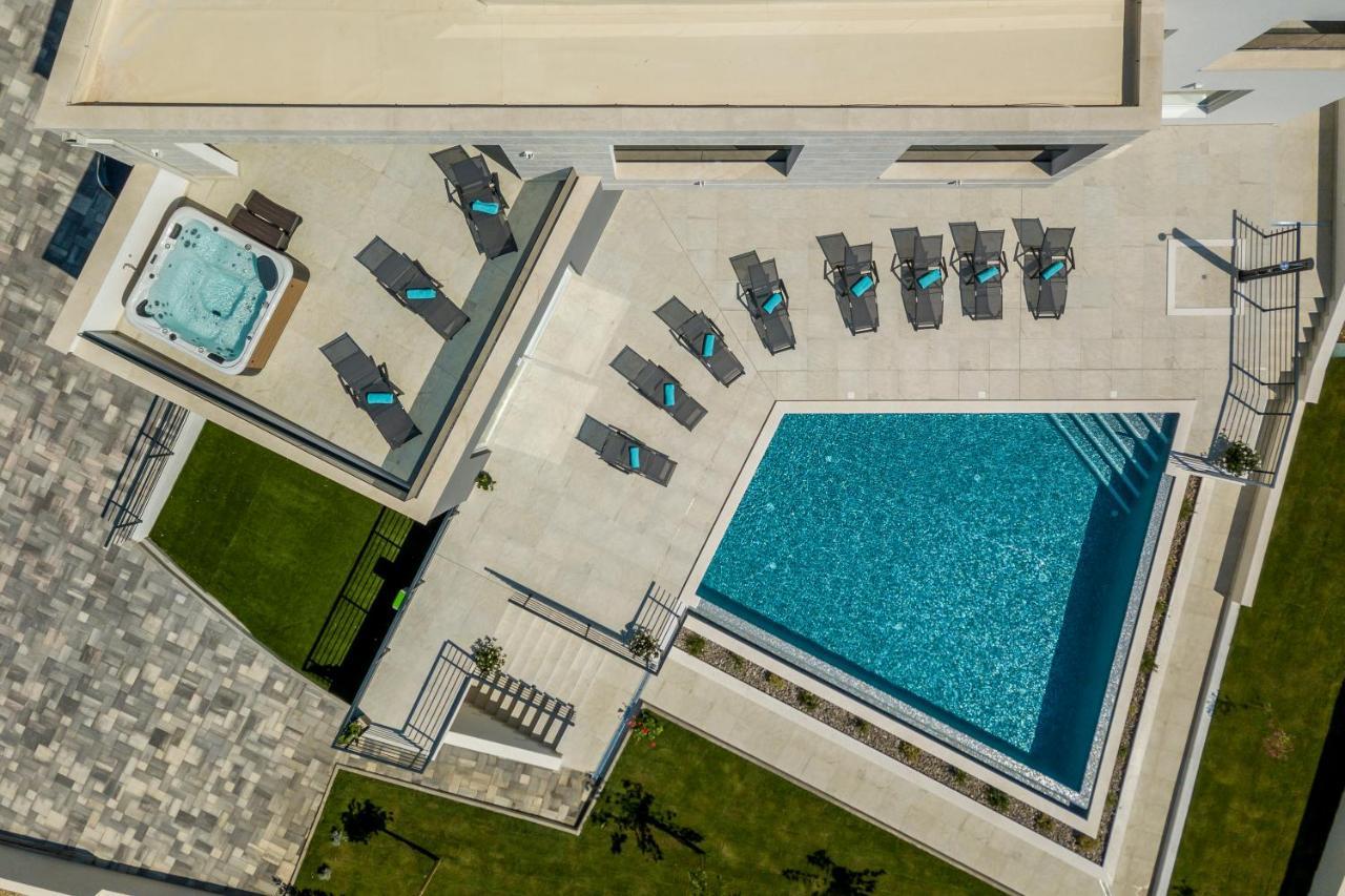 Luxurious Villa Meri Kastela Exterior photo