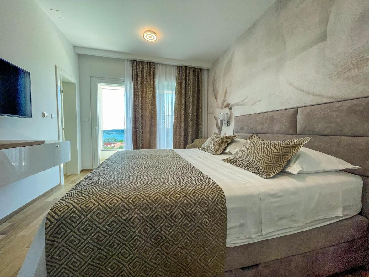 Luxurious Villa Meri Kastela Exterior photo