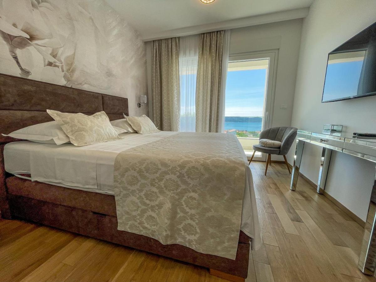 Luxurious Villa Meri Kastela Exterior photo